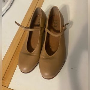 Tan Bloch tap shoes